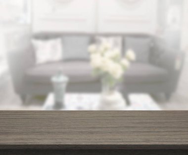 Arka planın Masa Üstü ve Bulanık Oturma Odası