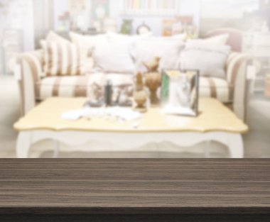 Arka planın Masa Üstü ve Bulanık Oturma Odası