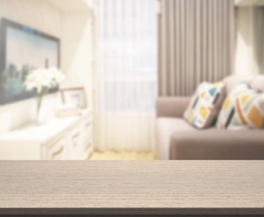 Arka planın Masa Üstü ve Bulanık Oturma Odası