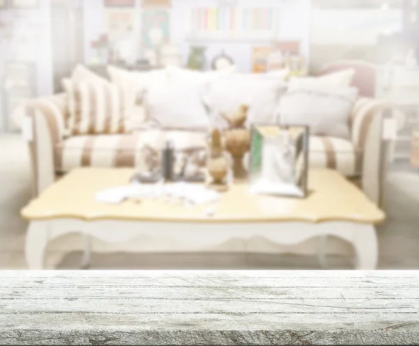 Arka planın Masa Üstü ve Bulanık Oturma Odası