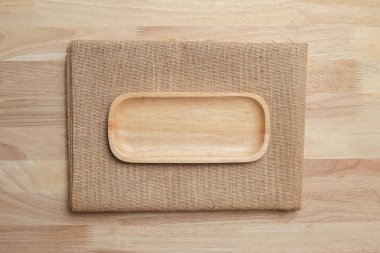 ahşap masa üstü arka planı için mutfak gereçleri ile