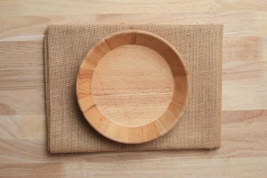 ahşap masa üstü arka planı için mutfak gereçleri ile