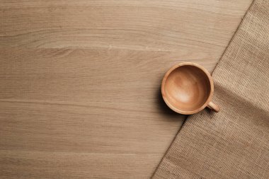 ahşap masa üstü arka planı için mutfak gereçleri ile