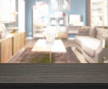 Arka planın Masa Üstü ve Bulanık Oturma Odası