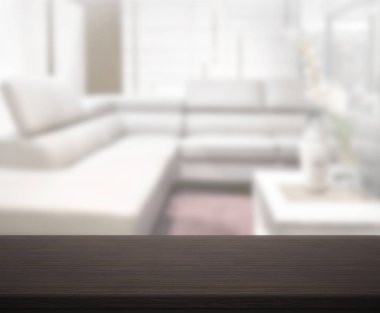 Arka planın Masa Üstü ve Bulanık Oturma Odası