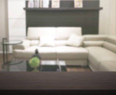 Arka planın Masa Üstü ve Bulanık Oturma Odası