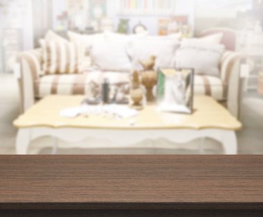 Arka planın Masa Üstü ve Bulanık Oturma Odası