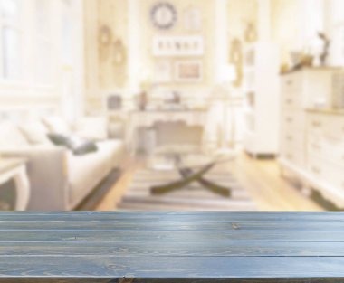 Arka planın Masa Üstü ve Bulanık Oturma Odası