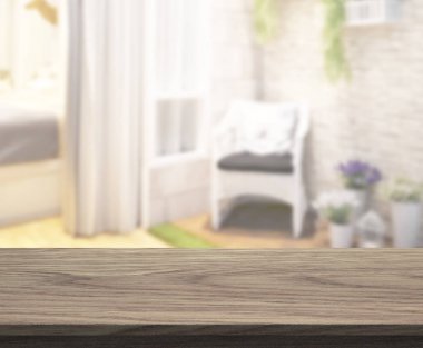 Arka planın Masa Üstü ve Bulanık Oturma Odası