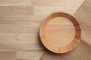 ahşap masa üstü arka planı için mutfak gereçleri ile