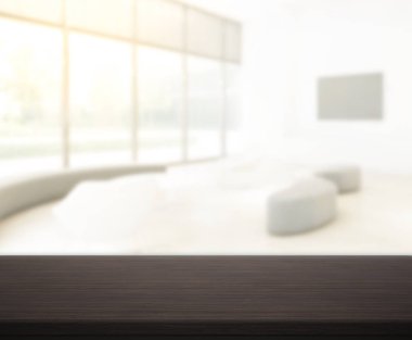 Arka planın Masa Üstü ve Bulanık Oturma Odası