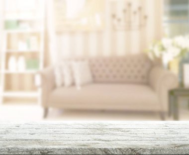 Arka planın Masa Üstü ve Bulanık Oturma Odası