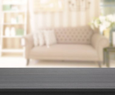 Arka planın Masa Üstü ve Bulanık Oturma Odası