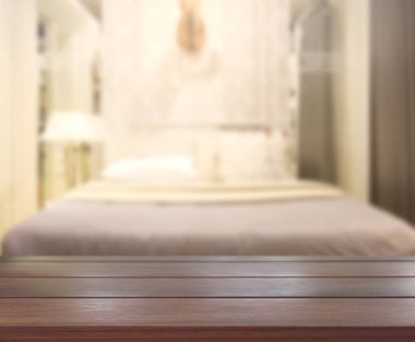 Masa üstü ve bulanıklık arka planda yatak odası