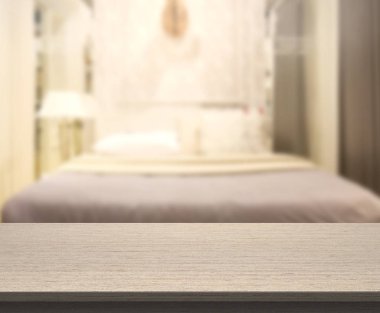 Masa üstü ve bulanıklık arka planda yatak odası