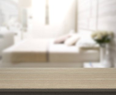 Masa üstü ve bulanıklık arka planda yatak odası