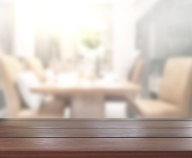 Arka plandaki Masa Üstü ve Bulanık Yemek Odası