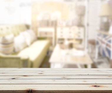 Arka planın Masa Üstü ve Bulanık Oturma Odası