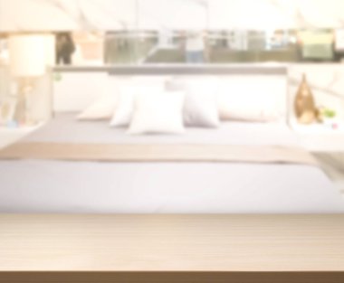 Masa üstü ve bulanıklık arka planda yatak odası