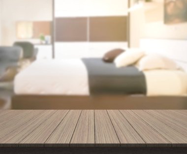 Masa üstü ve bulanıklık arka planda yatak odası