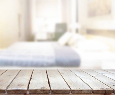 Masa üstü ve bulanıklık arka planda yatak odası