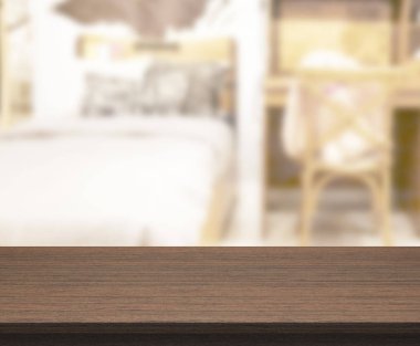 Masa üstü ve bulanıklık arka planda yatak odası