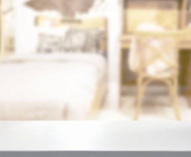 Masa üstü ve bulanıklık arka planda yatak odası