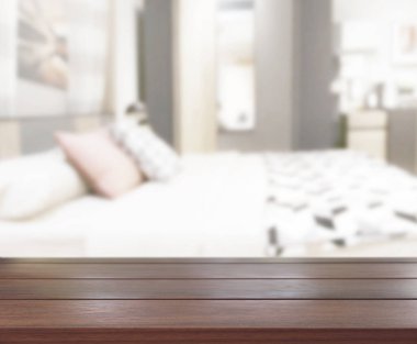 Masa üstü ve bulanıklık arka planda yatak odası