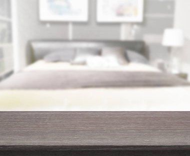 Masa üstü ve bulanıklık arka planda yatak odası