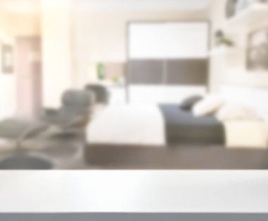 Masa üstü ve bulanıklık arka planda yatak odası