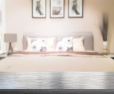 Masa üstü ve bulanıklık arka planda yatak odası