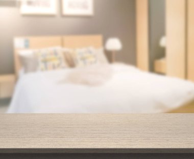 Masa üstü ve bulanıklık arka planda yatak odası