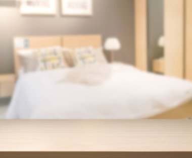 Masa üstü ve bulanıklık arka planda yatak odası