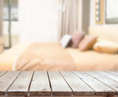 Masa üstü ve bulanıklık arka planda yatak odası