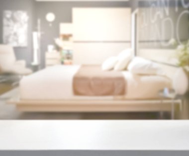 Masa üstü ve bulanıklık arka planda yatak odası