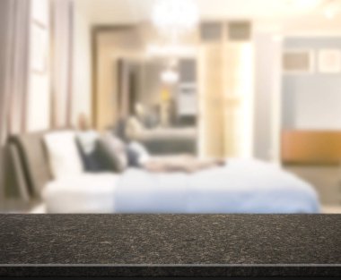 Masa üstü ve bulanıklık arka planda yatak odası