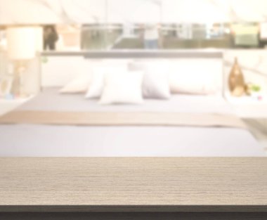 Masa üstü ve bulanıklık arka planda yatak odası