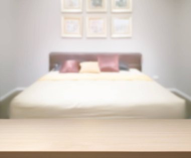 Masa üstü ve bulanıklık arka planda yatak odası