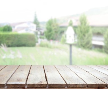 Top masa ve bina, arka plan bulanıklık