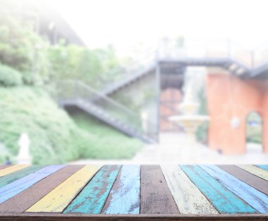 Top masa ve bina, arka plan bulanıklık