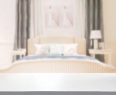 Masa üstü ve bulanıklık arka planda yatak odası