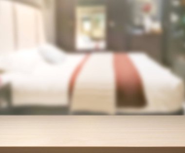 Masa üstü ve bulanıklık arka planda yatak odası