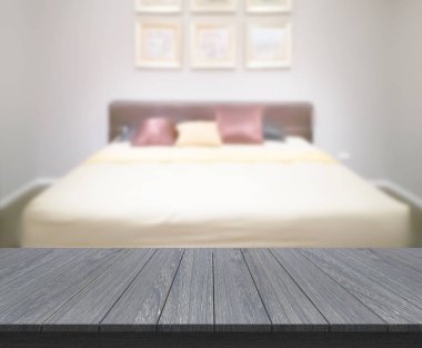 Masa üstü ve bulanıklık arka planda yatak odası