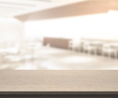 Arka plandaki Masa Üstü ve Bulanık Yemek Odası