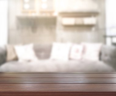 Arka planın Masa Üstü ve Bulanık Oturma Odası