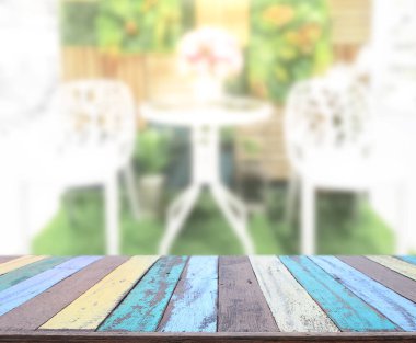 Arka planın Masa Üstü ve Bulanık Oturma Odası