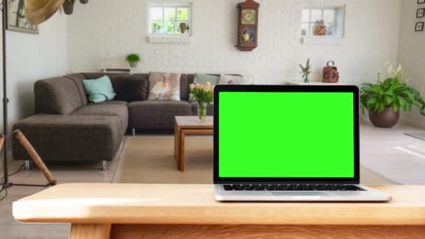Green Screen Laptop Parallax Animation — Stock Video