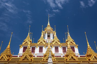 Loha Prasat Matal sarayda Wat Ratchanaddaram Worawihan Bangkok, Tayland en iyi bilinen yerlerinden biridir