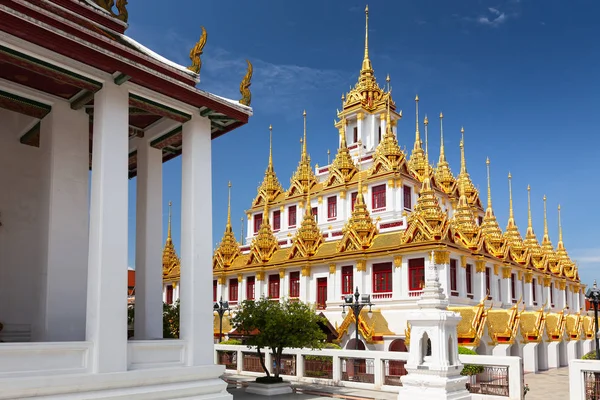 Loha Prasat 金属宫在笏 Ratchanaddaram Worawihan 是泰国曼谷最著名的地标之一 — 图库照片