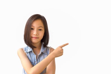 Asian kız beyaz arka plan üzerinde işaretçi
